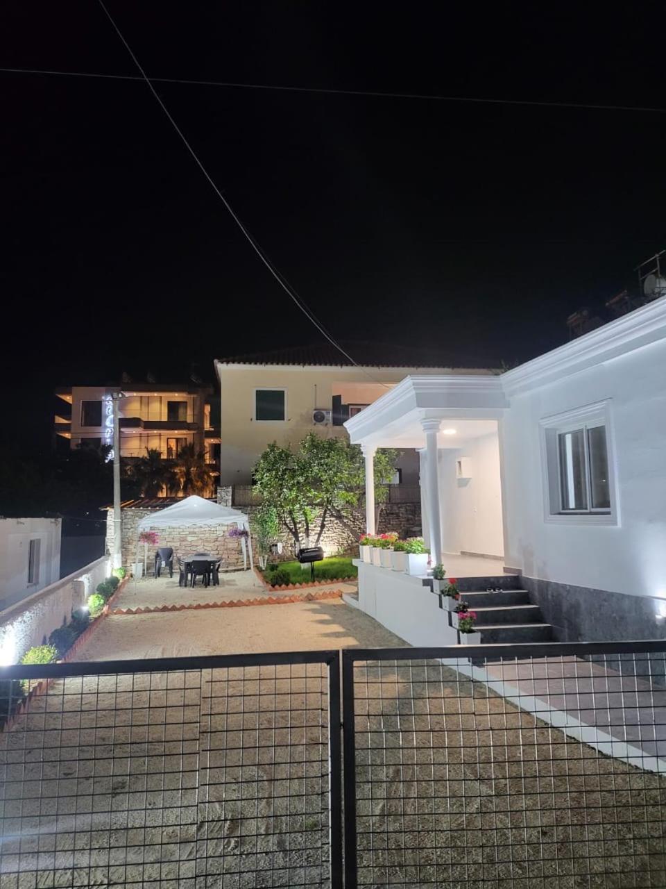 Vila Ademi Ксамил Экстерьер фото